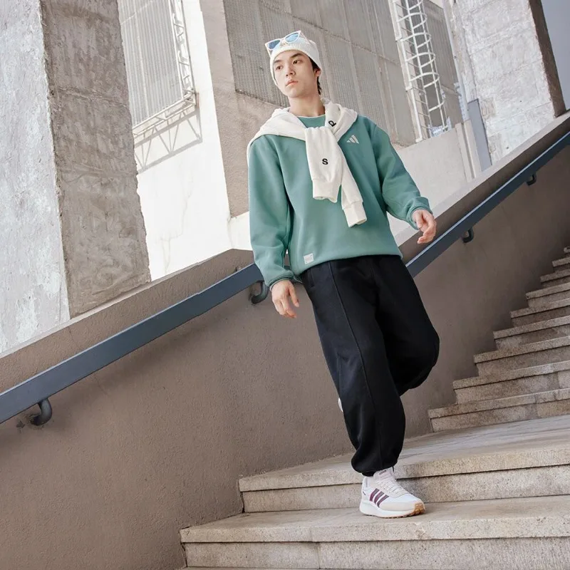 Bluza adidas Oversized Sherpa  – Street Fashion Adidas recenzja i cena